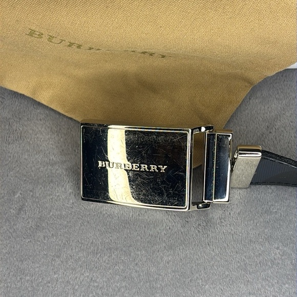 🔥🔥🔥Burberry Black Reversible Leather Belt Size: 40/100🔥🔥🔥 - Picture 2 of 9